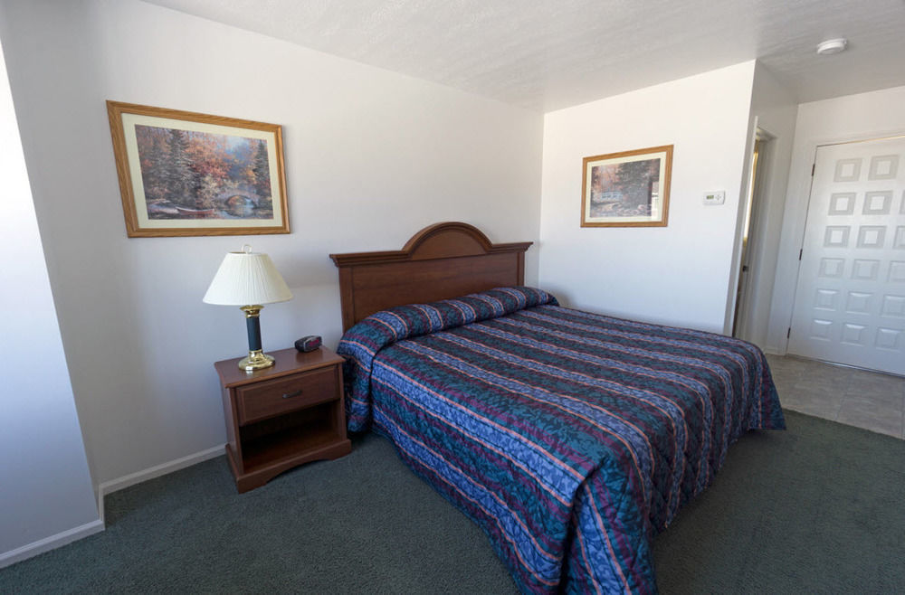 Crystal Lake Resort Beulah Exterior foto